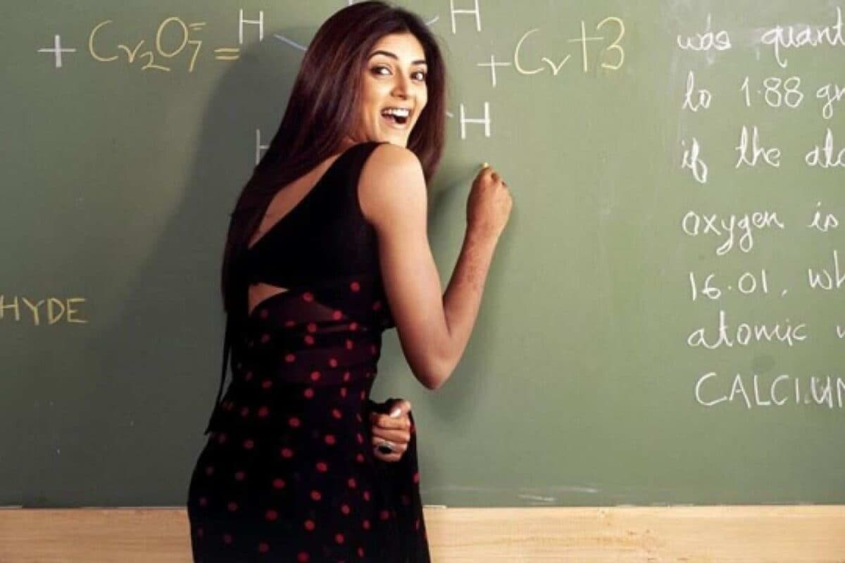 Teacher’s Day: 5 Daily Habits Teachers Should Avoid In Classrooms To Prevent Vocal Strain