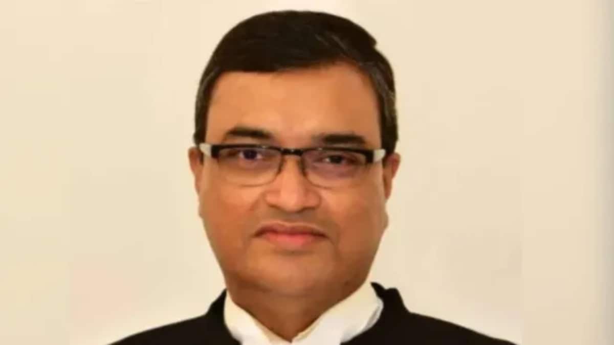 நீதிபதிகள் நீதிபதிகளை நியமிக்கிறார்கள் என்பது கட்டுக்கதை: நீதிபதி தத்தா