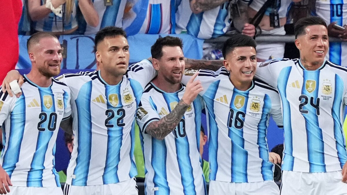 'Born In The Right Century To Witness You Play': Lionel Messi's Argentine Teammates Pay Rich Tributes