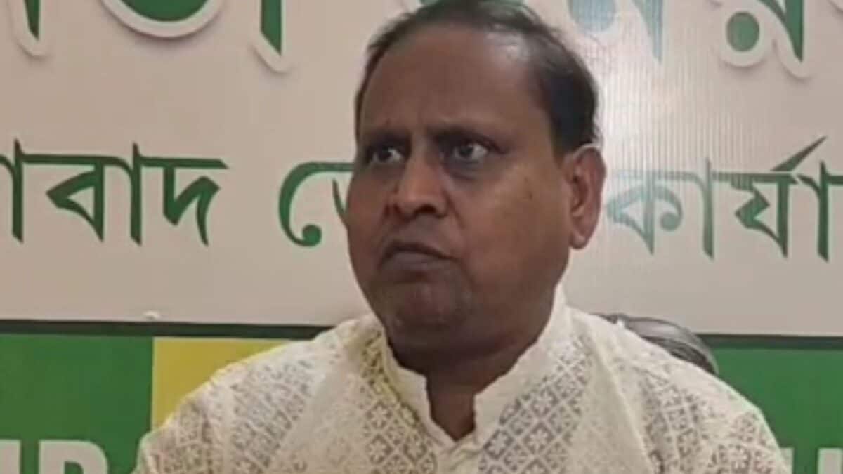 சுவேந்துவின் மரணத்திற்காக பிரார்த்திப்பேன் என்று கூறிய ஹுமாயூன் கபீர் பின்வாங்கினார்