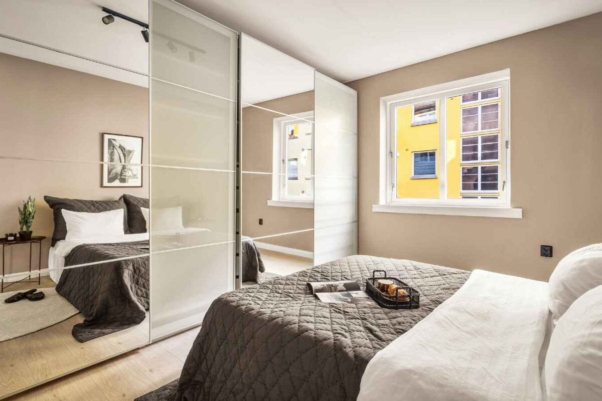 Mirror In Your Bedroom? Check These Vastu Guidelines Before You Place One