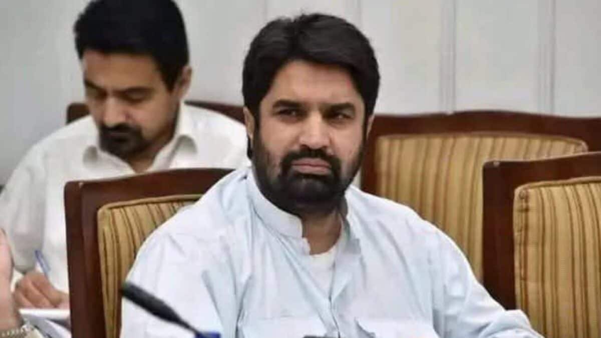 PTI Alleges Gunpoint Abduction of KP Minister Near Peshawar