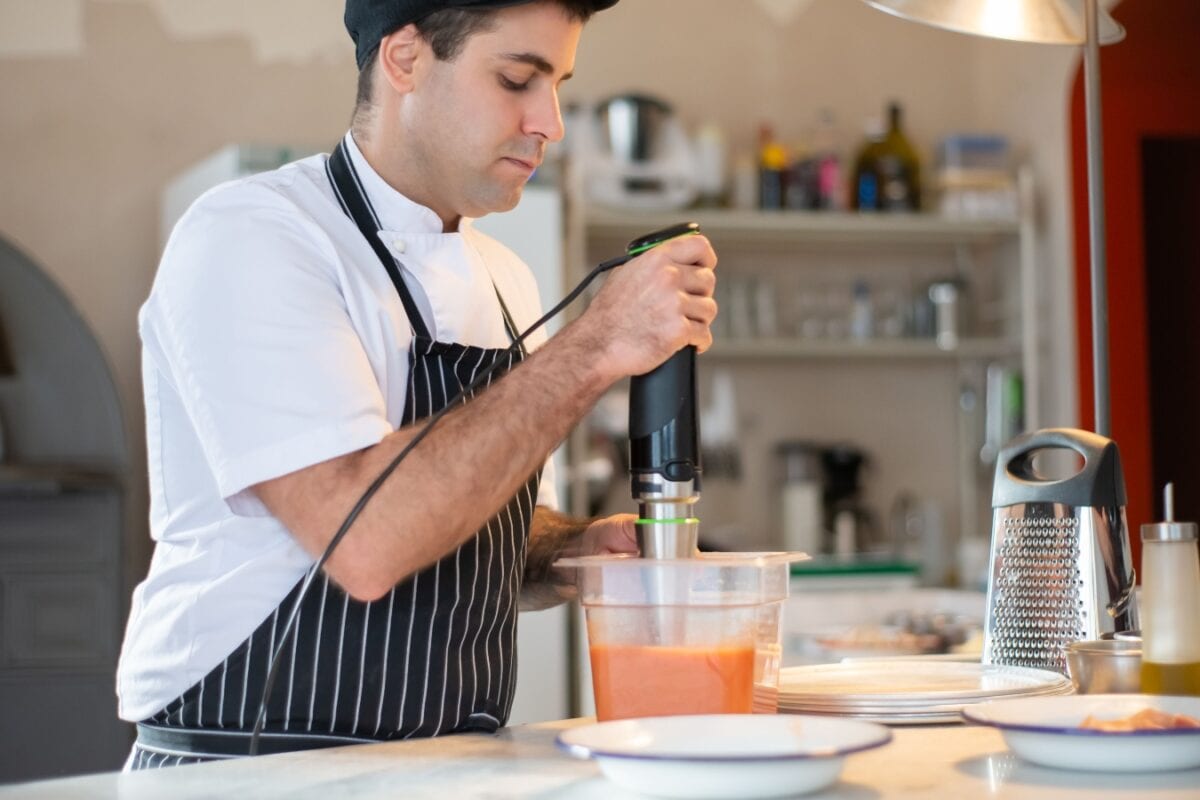 Do You Make A Lot Of Soups, Chutneys & Smoothies? 7 Best Hand Blenders Under Rs 1,500