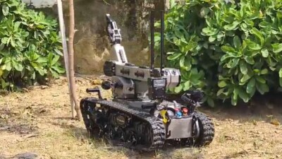 Delhi police tests robot that can lift and move suspected bombs up to 50 kg.