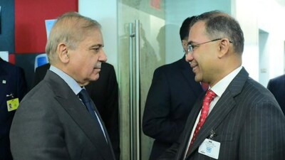 Shehbaz Sharif, Tarique Rahman meet in New York. 