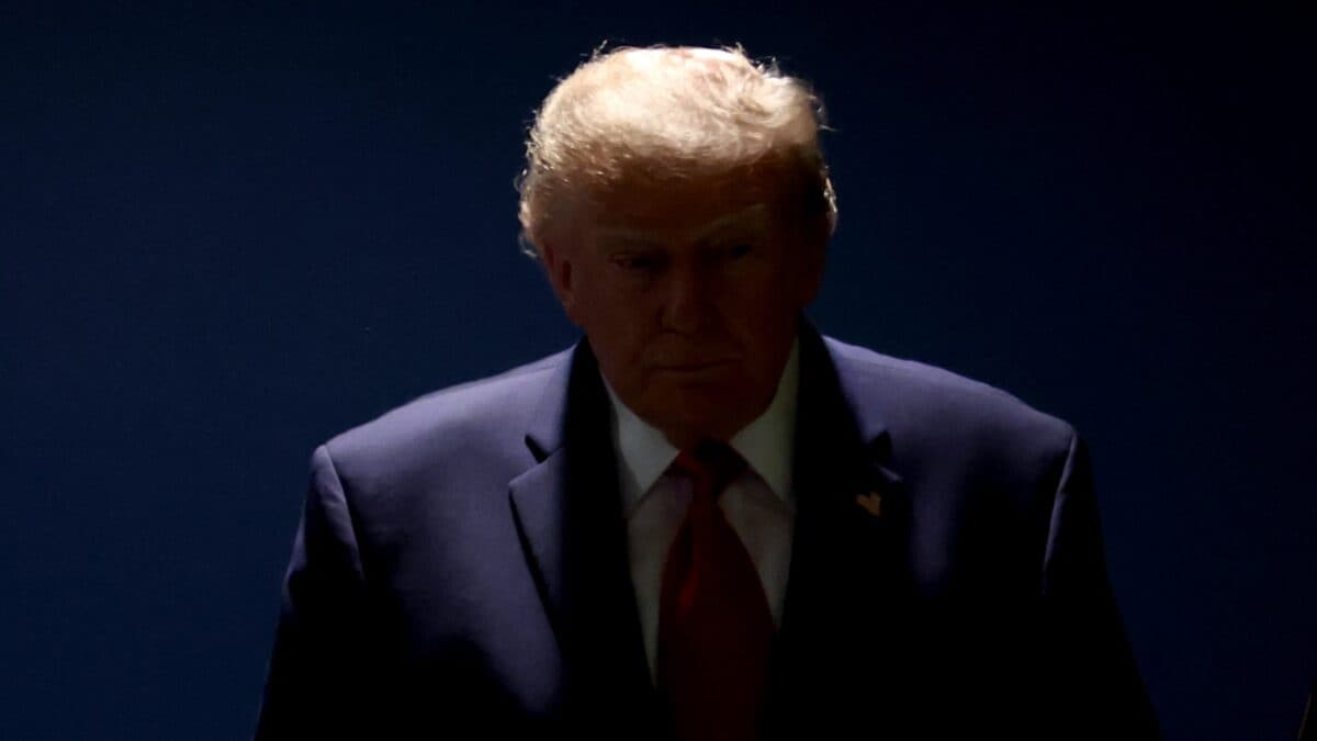 Donald Trump Remplace l'Intelligence Artificielle par la Super Intelligence