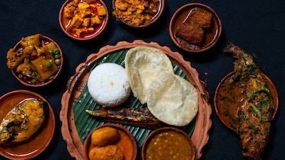 When homesickness strikes, sometimes all it takes is a plate of luchi-alur dom or a bowl of fish curry. Here are five Delhi restaurants serving a taste of Bengal.