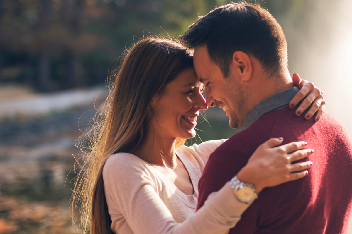 7 Signs You’re Emotionally Compatible With Someone, Even If You’re Complete Opposites
