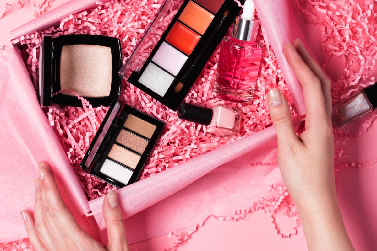 Diwali 2026 Gifting Guide: Coveted Lipstick Sets To Glow-Boosting Skincare, Beauty Buys Worth Unwrapping