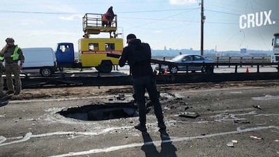Russia Strikes Kyiv Bridge During German Chancellor Visit and Vows Escalation