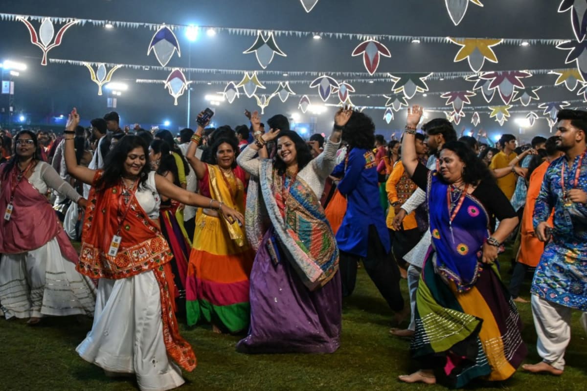 Dizziness, Racing Heart During Garba Or Just Adrenaline? Warning Signs You Should Not Ignore