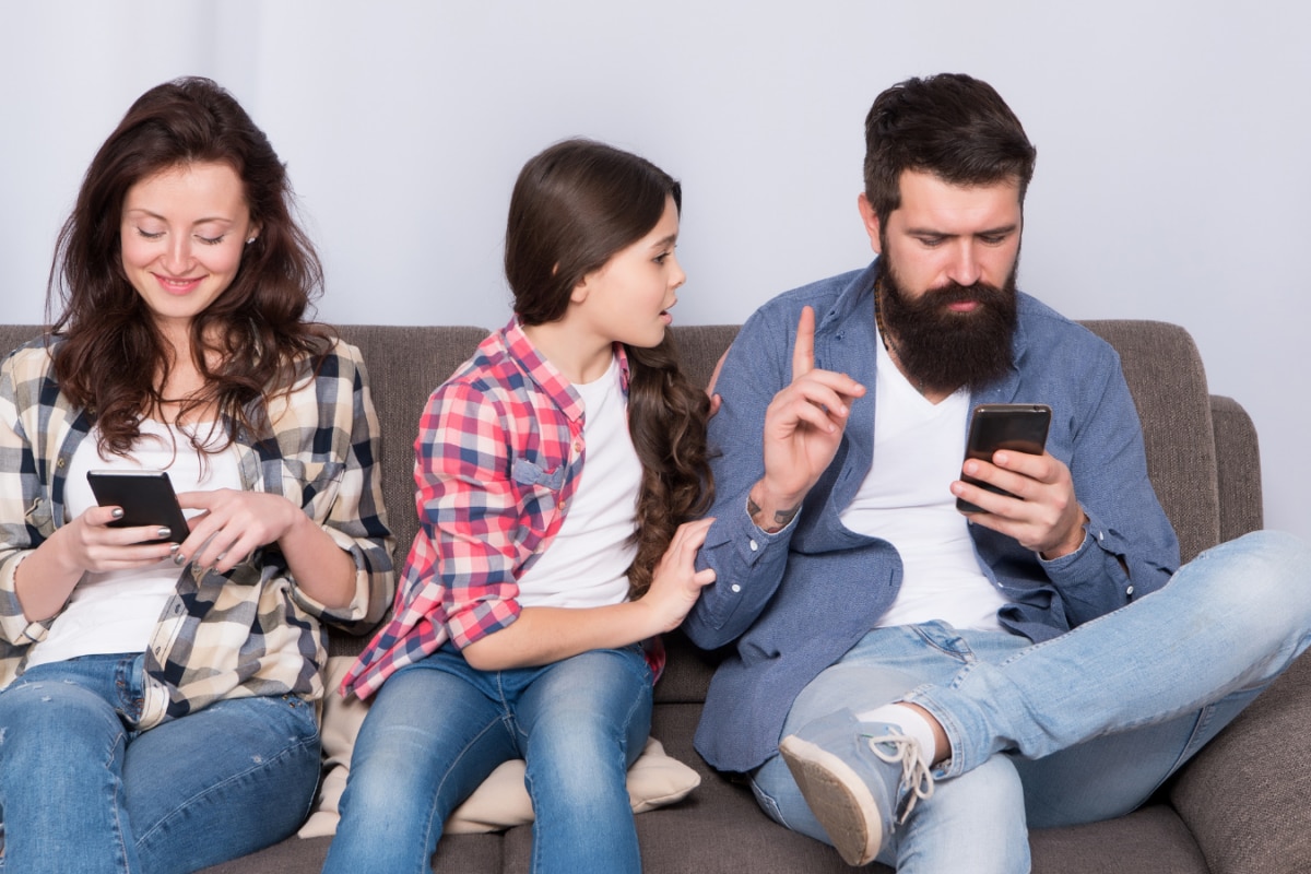 ‘De-Vice’ Your Parenting: Why That ‘Just A Minute’ On Your Phone May Mean More To Your Child