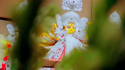 Among the most significant stages in idol-making is chokkho daan, which translates to the offering or giving of eyes. (Image: Instagram/@CR Park & Kalkaji Durga Puja 2026 Updates)