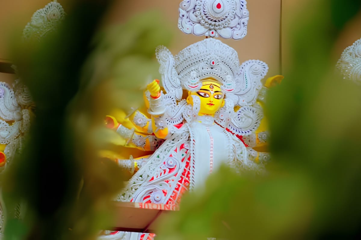 Delhi’s Oldest Durga Puja Dates Back A 100-Years: What Pandal Hopping Won’t Tell You About Its Traditions