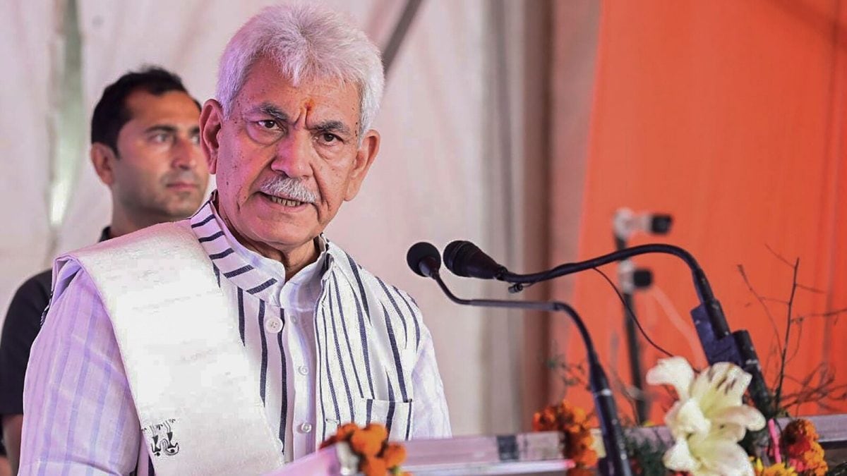 L-G Sinha Orders Sustained Crackdown On Terror Modules In Kashmir, Seeks Monthly Review Of Properties