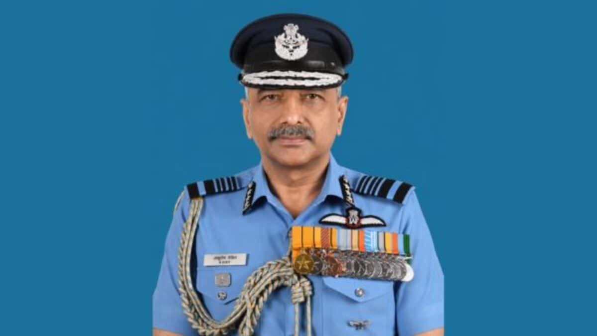 விமானப்படைத் தலைமைப் பொறுப்பேற்கிறார் ஏர் மார்ஷல் அசுதோஷ் தீக்ஷித்