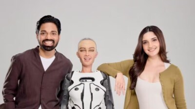 Lambodhar 2.0 features real humanoid robot Jia, Kunal Kapoor debuts