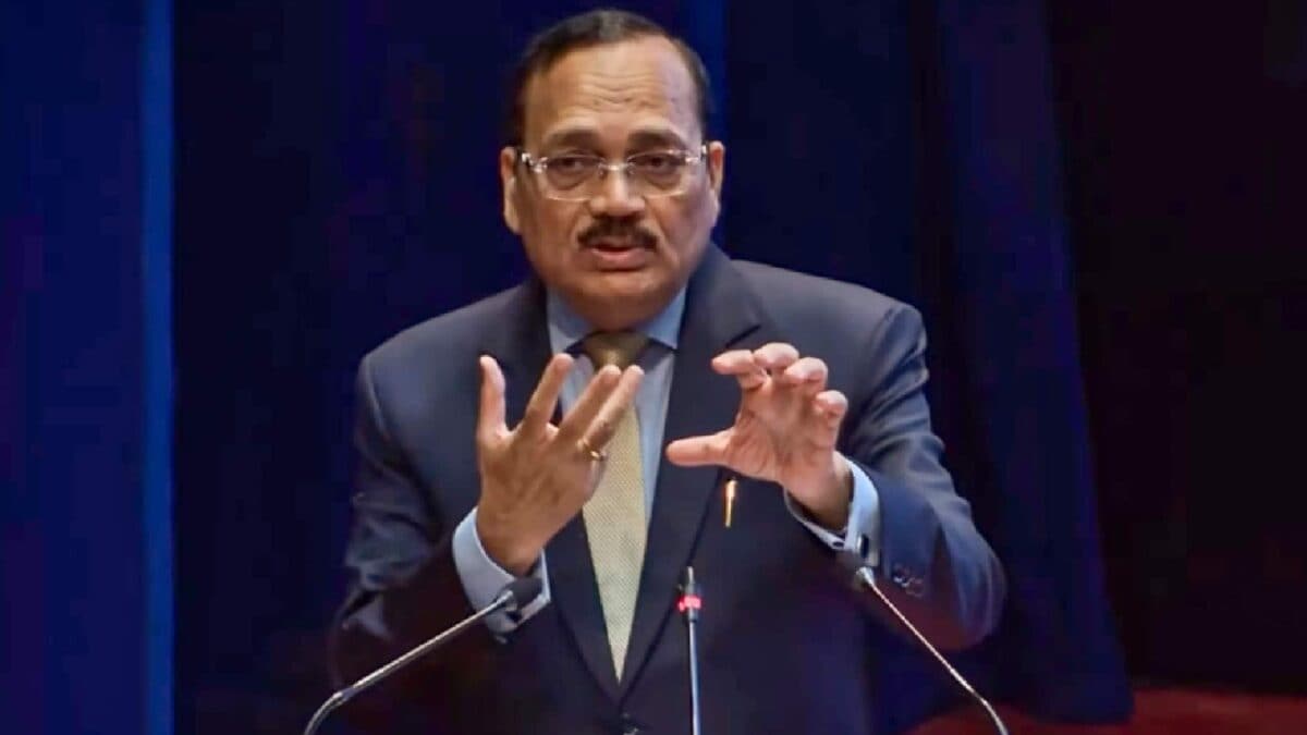 டெல்லி போராட்டம் சட்டம் ஒழுங்கு பிரச்சினை: தலைமை நீதிபதி
