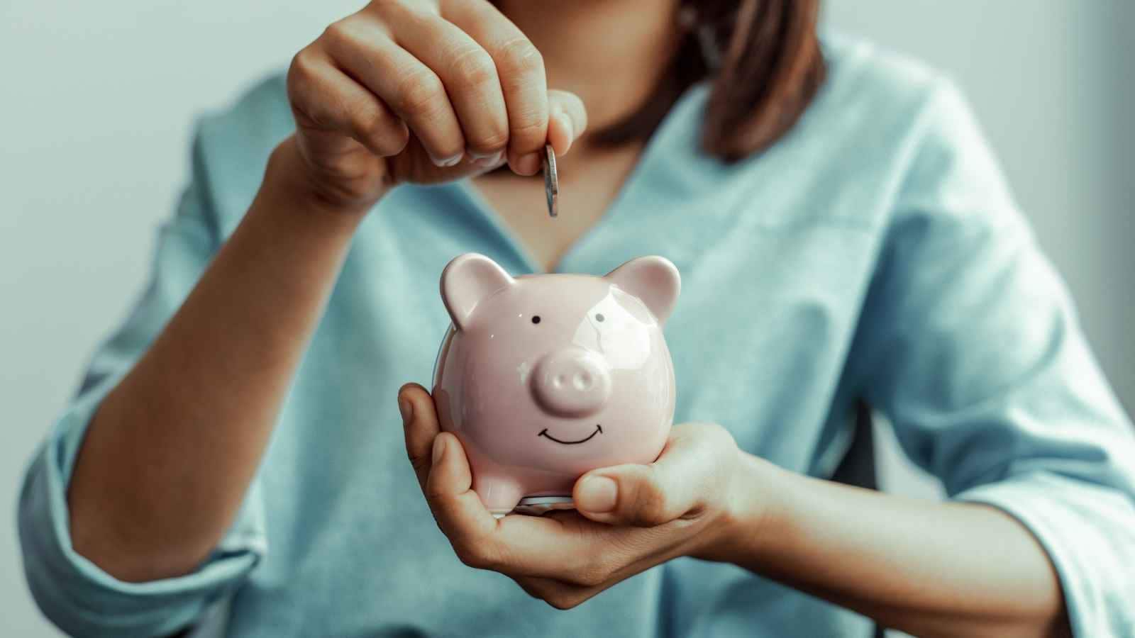 Review your spending to differentiate essential bills from discretionary choices. You do not need to eliminate fun; simply spot habit-driven purchases, like unused streaming services, which offer easier savings than cutting core household essentials.