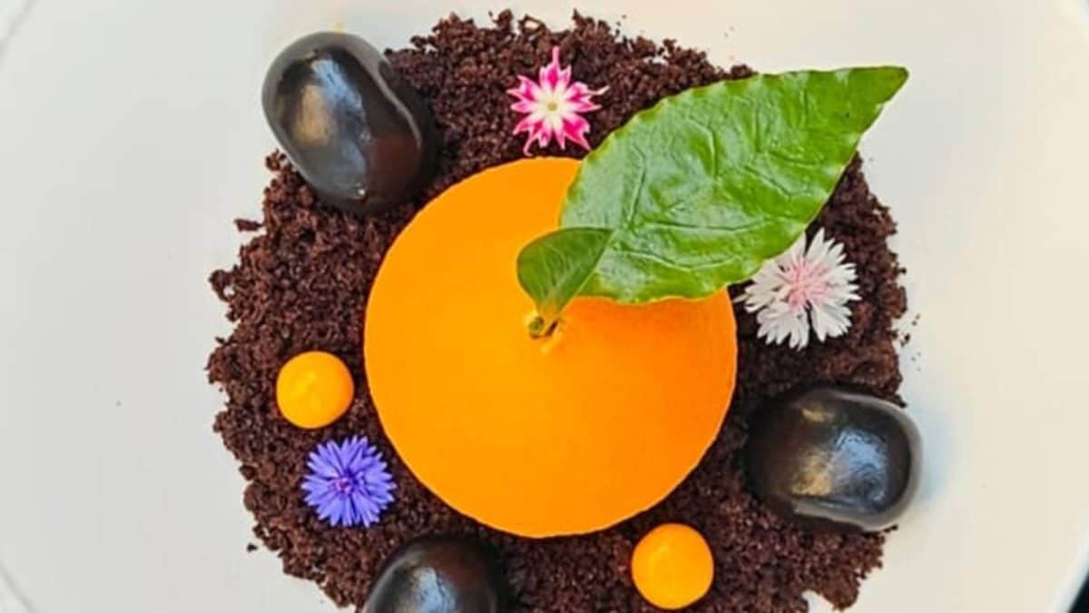 Try This Elegant Dessert With Chocolate And Caramel