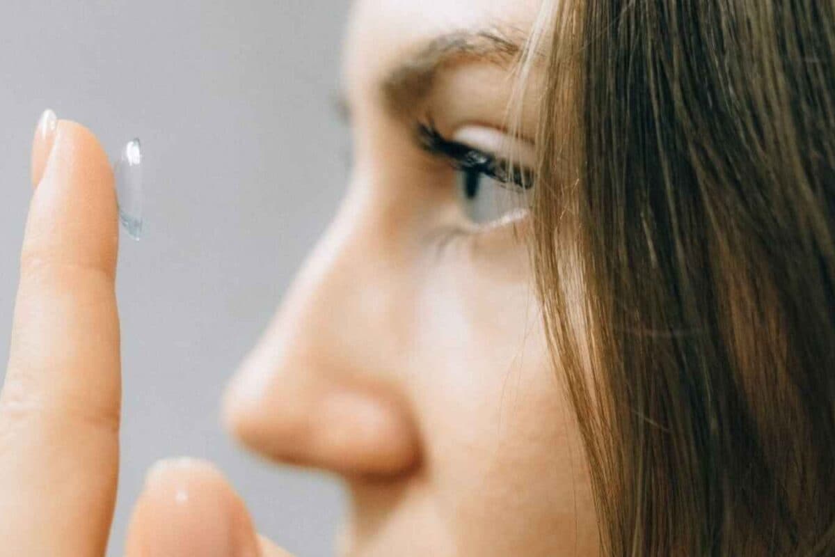 Wear Contact Lenses? 7 Everyday Habits To Keep Your Eyes Healthy