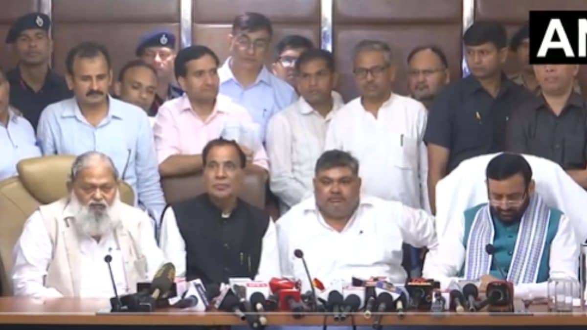 Haryana Power Employees Call Off Strike After Talks With CM Nayab Saini, Anil Vij