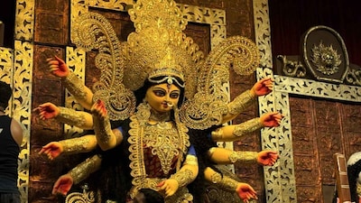 Durga Idol Wearing 100 kg Gold Ornaments Wows Siliguri Crowds (Image: File Photo/ Local18 Bangla)