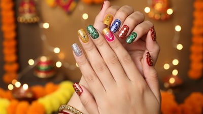 Navratri nail art is getting a festive makeover, with colourful press-ons bringing mirror-work, vibrant hues and Garba-ready glamour to your fingertips.