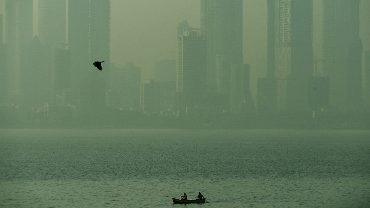 Mumbai AQI Puzzle: Why IQAir Says 'Unhealthy' But CPCB Rates Air 'Satisfactory'