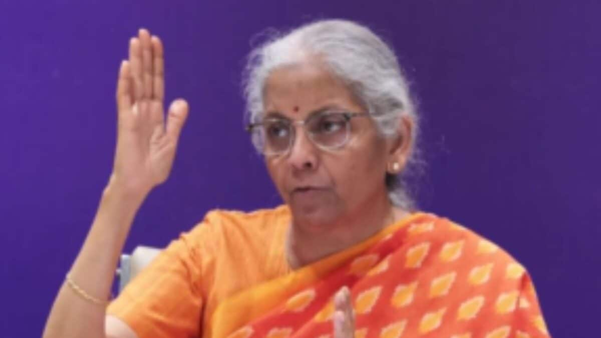ஜிஎஸ்டி சபை: வரி அதிகாரிகளின் கைது அதிகாரம் ரத்து