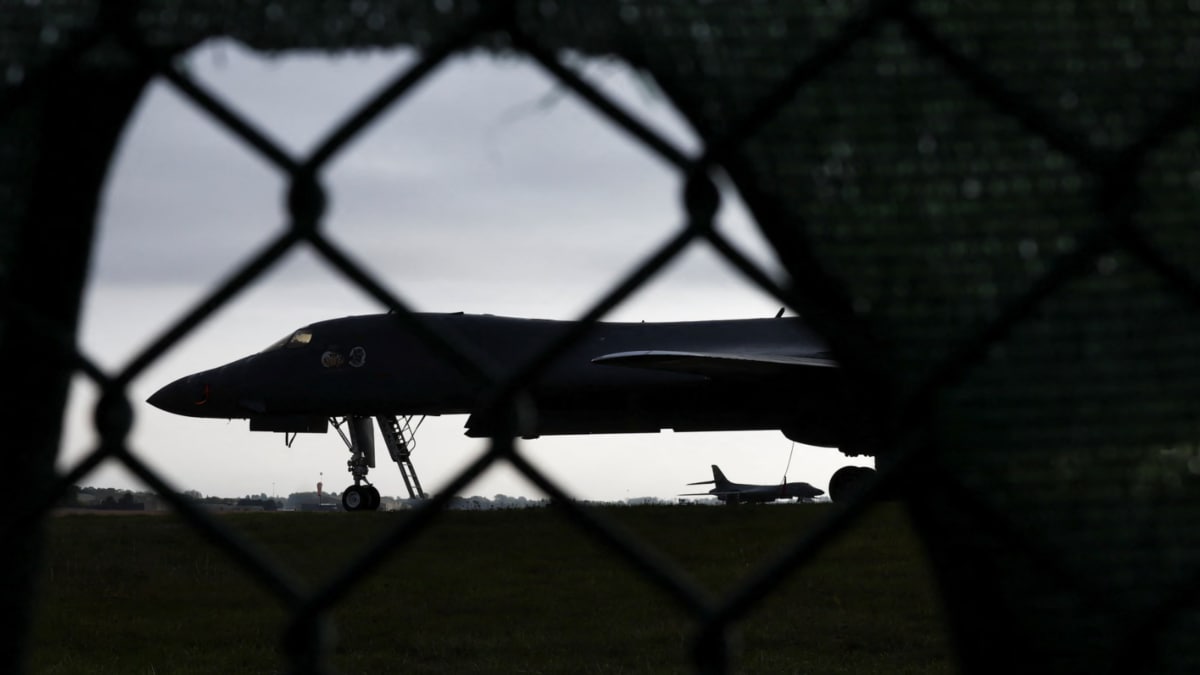 États-Unis : retrait des bombardiers de la base de RAF Fairford