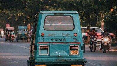 The man warned women against boarding such closed CNG autos in Patna (Image: Pexels)