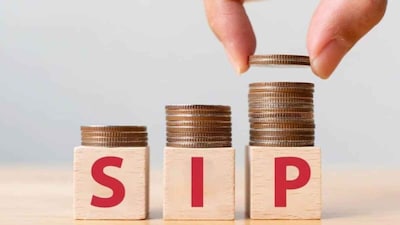 Build Rs 10 Lakhs With Rs 2,000 SIP: Learn Compounding Strategy (Image: File Photo/ News18)