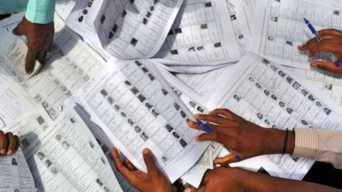 வாக்காளர் பட்டியலில் இருந்து விடுபட்டோரை சேர்க்க தேர்தல் ஆணையம் சிறப்பு இயக்கம்