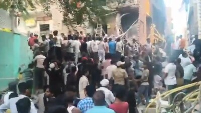 Delhi Seemapuri Building Collapse. (Photo: Video on X)