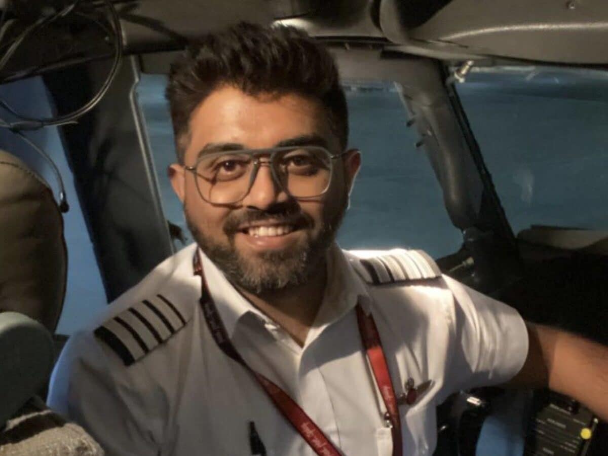 Stabbed In Cockpit, How Indian Captain Helped Avert Disaster, Save All 174  On Flydubai Flight | World News - News18