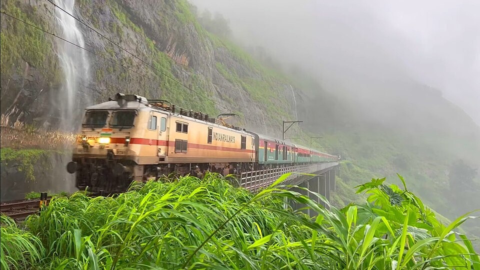 One of the most memorable parts of the journey is the climb through the Western Ghats. The train travels through the Bhor Ghat section between Mumbai and Pune, passing through a landscape of hills, valleys, tunnels and waterfalls during the monsoon. For many passengers, the changing scenery is as much a part of the Deccan Queen experience as the train itself.