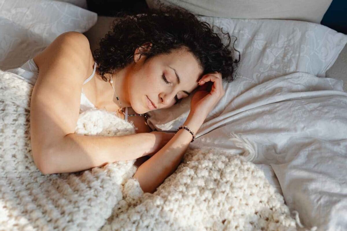 Struggling To Sleep? Try These 8 Simple Habits Before Bed