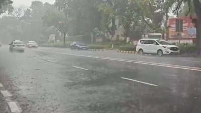 Heavy rainfall lashes parts of Delhi. Visuals outside Jodhpur House. (ANI)