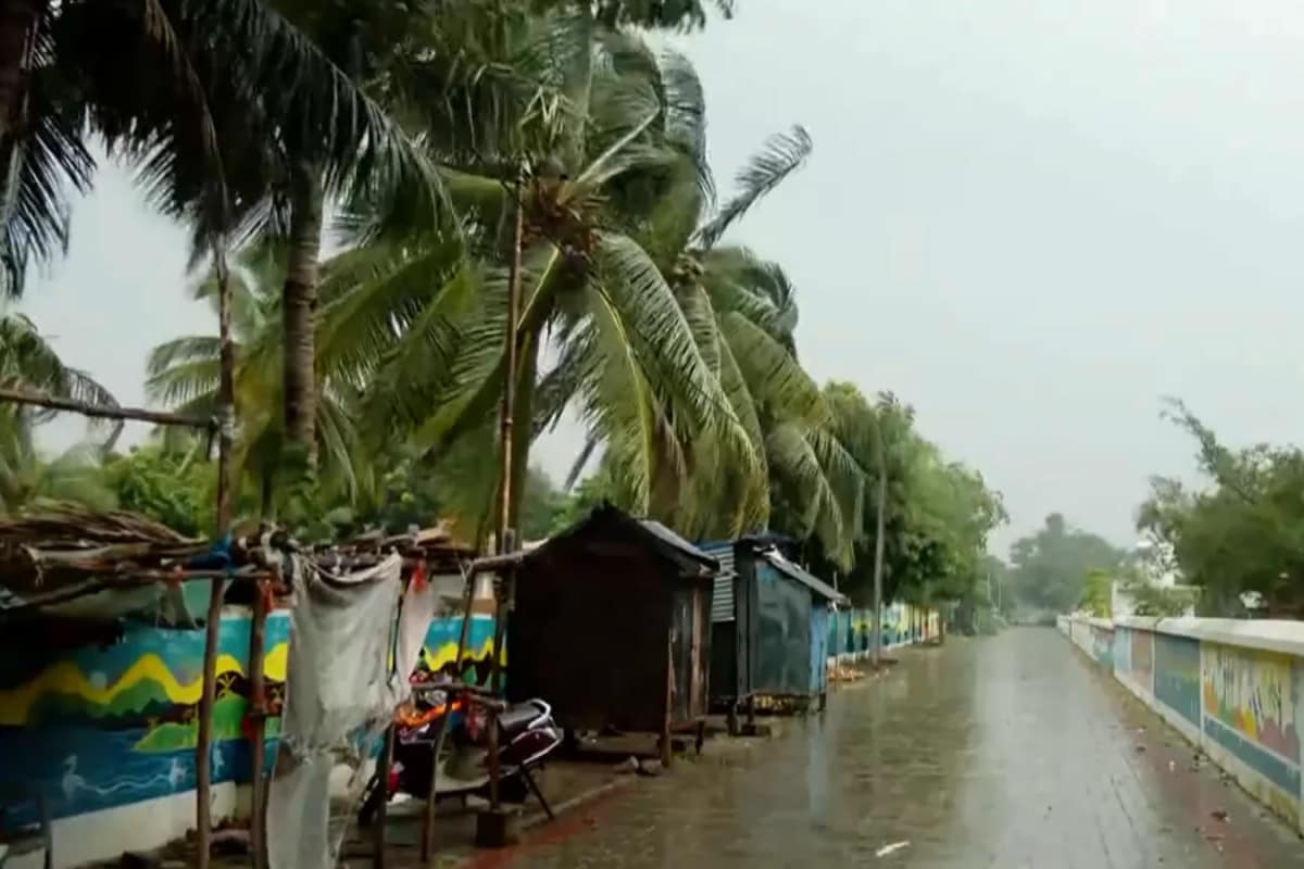 Cyclone Arnab Tracker LIVE Updates: Moderate Rains Likely In Delhi-NCR, UP, Haryana As Cyclone Arnab Nears Landfall
