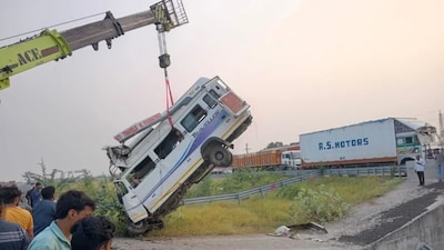 8 Four passengers were killed after a bus overturned on the Delhi-Mumbai Expressway in Rajasthan's Kota (Image credit: X/@Sachingupta