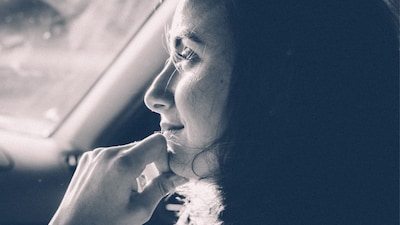 Her own doubts about their relationship have made the decision even harder. (Representative Image/Pexels)