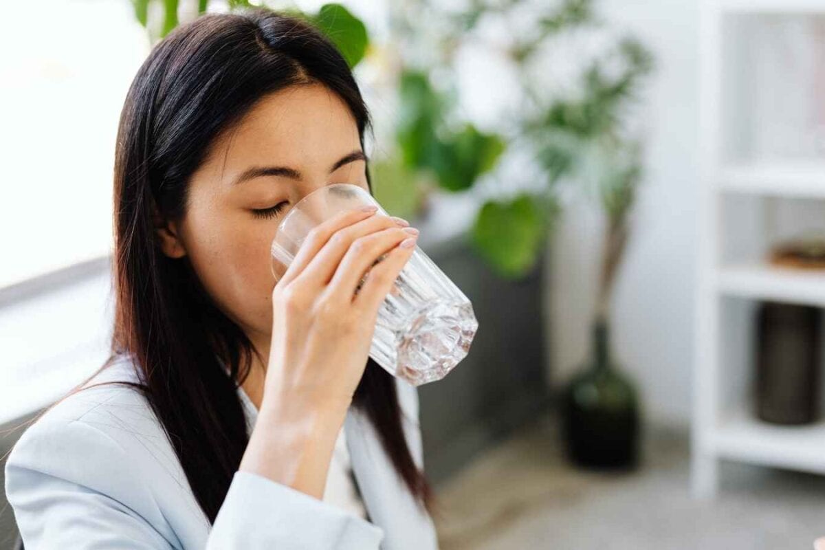 Feeling Bloated And Heavy? Simple Ways To Manage Water Weight