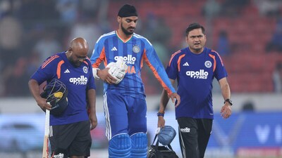 Arshdeep Singh retired hurt after blow to his arm. (BCCI Photo)
