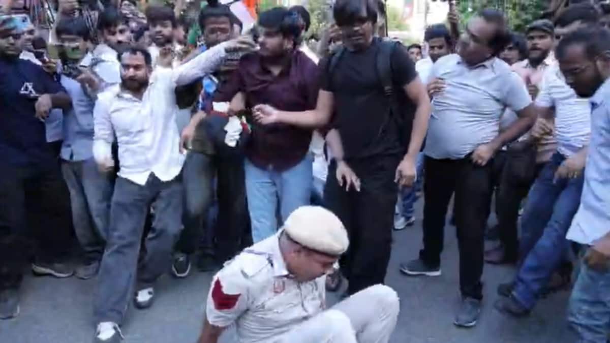 ‘Kicked, Assaulted': Police Officials Allege Physical Attack By Congress Workers During Anti-CEC Protest