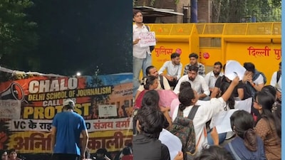 Delhi University students protest on October 14, demanding the resignation of the Delhi School of Journalism OSD.