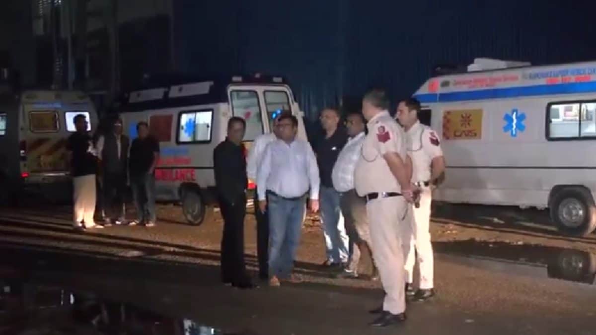 4 Killed, 2 Injured After Fire Engulfs Shoe Factory In Delhi's Mangolpuri, Probe Underway