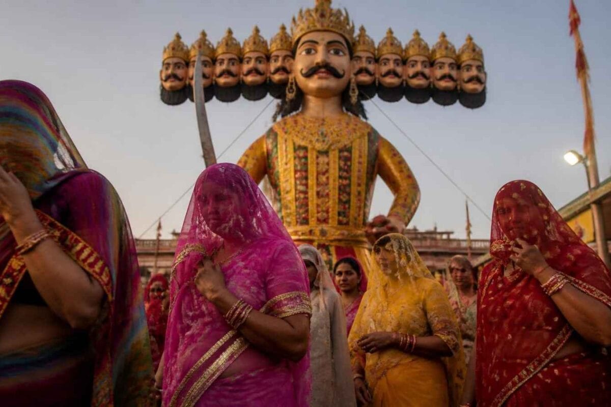 Why Do Women Cover Their Faces Before Ravana’s Statue? Mandsaur’s Unique Dussehra Tradition