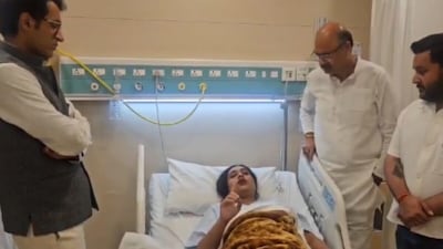 BJP leader Pradeep Bhandari also took to X, alleging that Parashar, who he claimed was three months pregnant, had been assaulted while covering the protest.