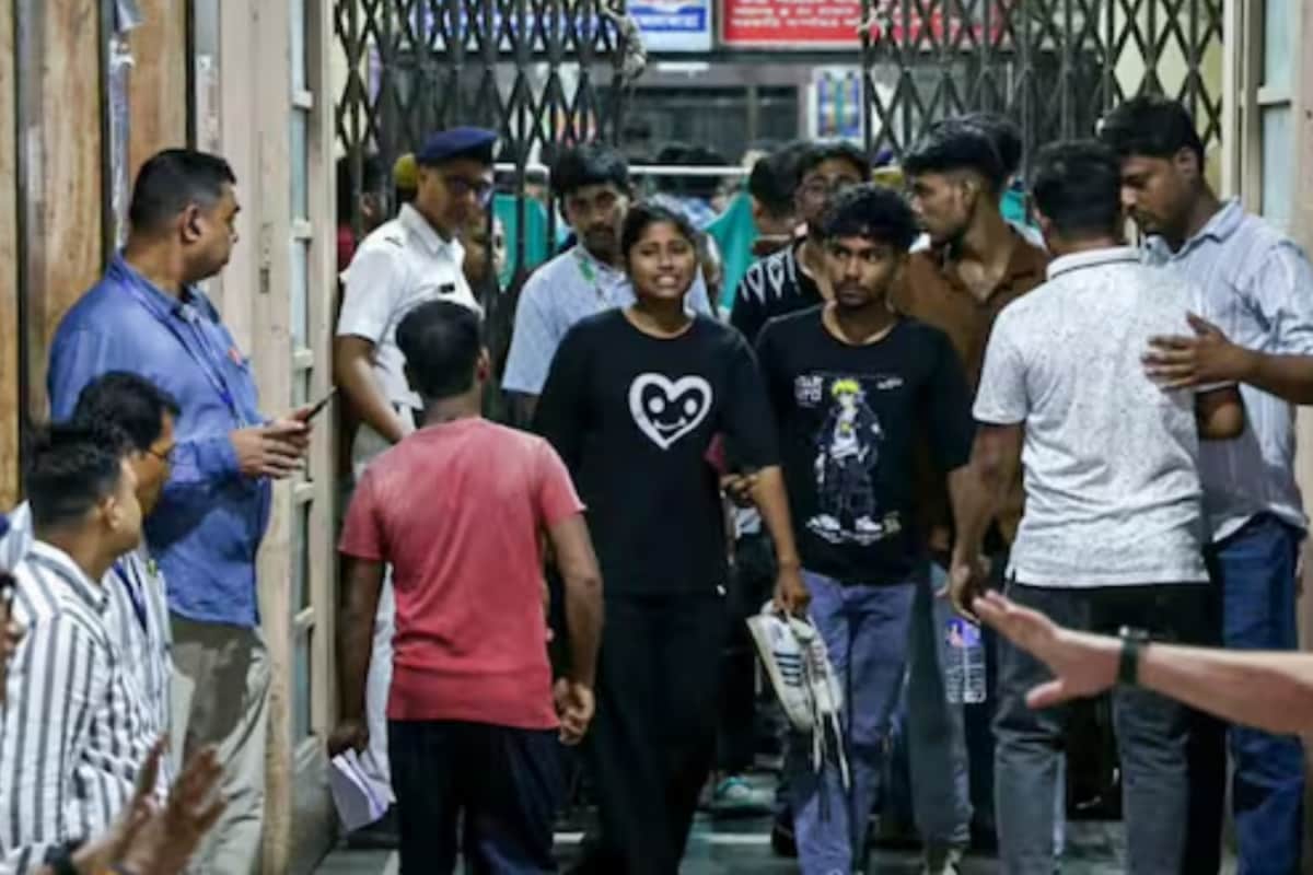 Kolkata On High Alert After Chorabagan Stampede: 9 IPS Officers Recalled, Doctors’ Leave Cancelled